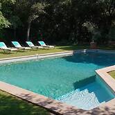 Villa in an Idyllic and Relaxing Setting Near Orange