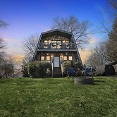 Beautiful Lakeview Chateau With Stunning Views 3 Bedroom Home