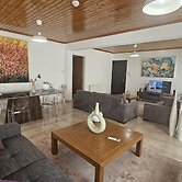 39 EGM - Stay Uptown Apartment