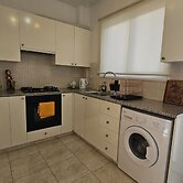 27 NIC - Stay Alex s House