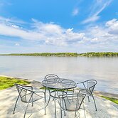 Steps to Mississippi River: Hot Tub Haven!