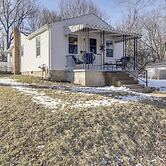 3 Mi to Englewood Dam: Pet-friendly Home w/ Yard!