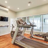 1 Mi to Mohegan Sun: Studio w/ Golf Course Views