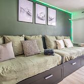 Cozy Mountain Retreat With Balcony