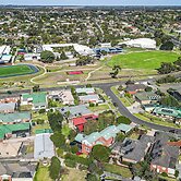 StayAU Gorgeous 5BR BBQ Home Geelong