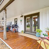 Large Yard + Pond: Fayetteville Rural Retreat