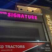 Hotel Signature
