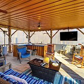 Reel in Fish, Relax By Fire: Mcminnville Cabin