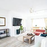 Stunning 3 Bed Home in Sandbanks