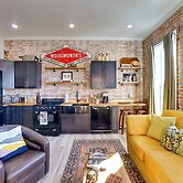 Walk to Shops & Eats: Charming Dtwn Emmett Apt!