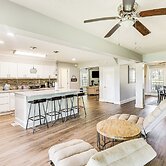 10 Mi to St Simons Island: Home w/ Screened Porch