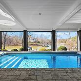 Luxury Lakefront Stay Private Dock, Indoor/outdoor Pool The Retreat