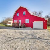 'red Barn Getaway' Chillicothe Countryside Home