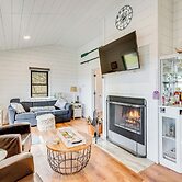 1 Mi to Marina: Cabin w/ Views Near Atwood Lake!