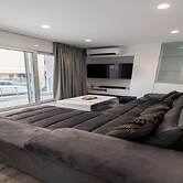 Charming 2 Bedroom House in Iraklio, Greece