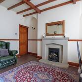 Haworth Village House - Sleeps 6, Parking & Pets!