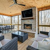 Nolin Lake Views: Spacious Home in Clarkson!