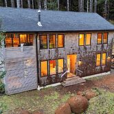 Rustic Arch Cape Getaway w/ Vibrant Interior Walk to the Beach Cape Wo