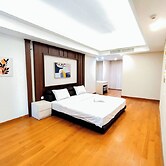 2Br Luxurious And Spacious Apartment At One East Penthouse Residence