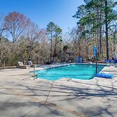 Near Lake Murray: Family Getaway w/ Screened Porch