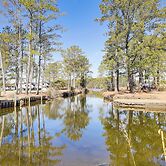 Boat Dock & Ramp: Canal-front Home!