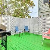 Walk to Manatee River: Palmetto Unit w/ Sunroom