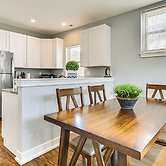 Walk to Blue Line: Sleek Apartment in Bucktown!