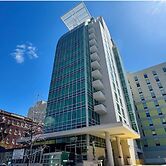 LIC Manhattan View Hotel