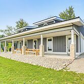 Dock & Panoramic Bay Views: Oconto Retreat!
