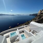 You and Me Suites Oia