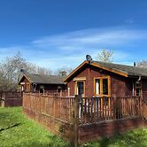 2 Riverside Lodge
