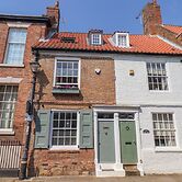 Bobbies' Retreat, 20 High Street