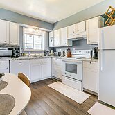11 Mi to Kincaid Park: Convenient + Cozy Apt!