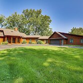 Lake Winnebago Family Retreat: Dock & Deck!