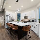 Wicker Park Luxe 2BR 2BA Condo