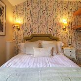 Two Copthorne Cottages