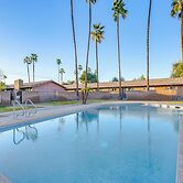 Walk to Conveniences: Tempe Condo w/ Pool!