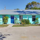 Coastal Escape w/ Lanai: 2 Mi to Hobe Sound Beach