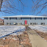 Walk to River: Downtown Pierre Apartment