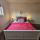 Apartmentsleeps4-marketquarter-wifi-parking