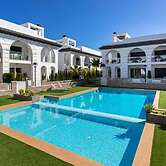 Sunset Paradise - Sleeps 4, Pool, Terrace & Views