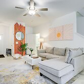 6 Mi to Apollo Beach: Townhome w/ Pool Access!