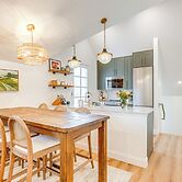Luxe Designer Flat on Sloans Lake w/ Rooftop Deck
