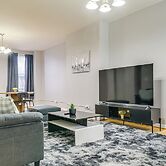 4 Mi to Inner Harbor & Jhu: Baltimore Townhome!