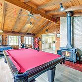 9 Mi to Spanaway Park: Home w/ Indoor Hot Tub