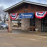 Chesaning Inn & Suites
