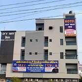 Hotel sky way inn