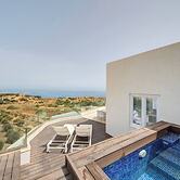 Luxury Penthouse With Private Pool and sea Views, Sleeps 6