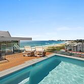 Bilinga Beachfront Luxury at Lana