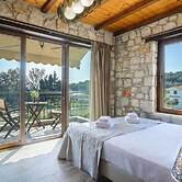 Nico e Marie Seaside, Nilie Hospitality MGMT